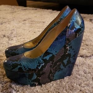Carlos Santana | Snake Print Wedge